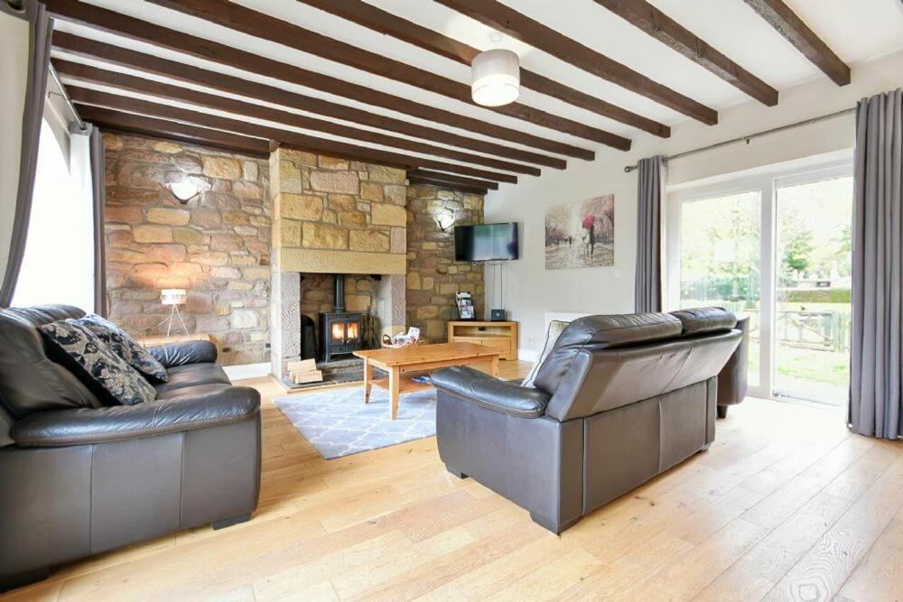 Goldfinch Villa Lucker Exterior photo