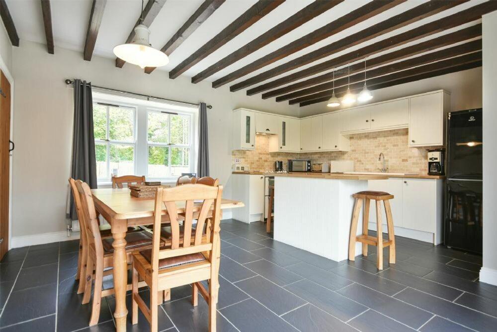 Goldfinch Villa Lucker Exterior photo