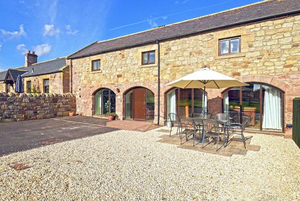 Goldfinch Villa Lucker Exterior photo