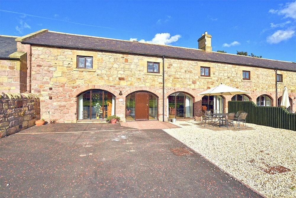 Goldfinch Villa Lucker Exterior photo